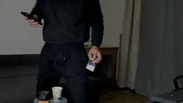 juliusmasters online show from September 28, 2025, 5:40 pm