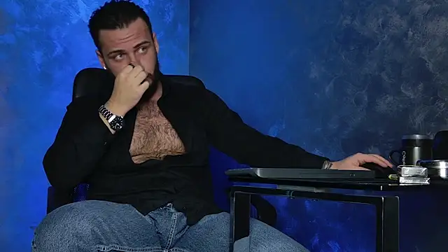 juliusmasters online show from December 17, 2025, 8:48 pm