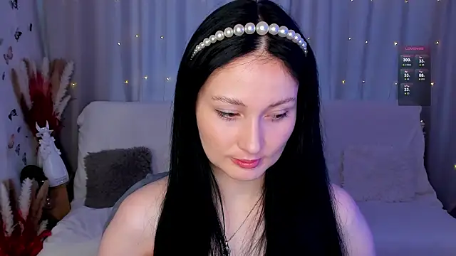 LisaMooore online show from January 8, 2025, 6:41 am