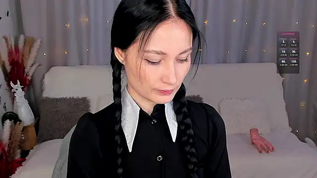 LisaMooore online show from February 13, 2025, 12:32 pm