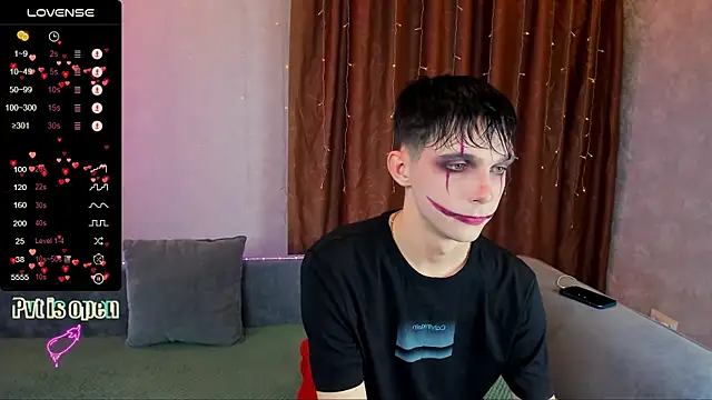 Aaron Boom online show from October 31, 2025, 10:22 pm