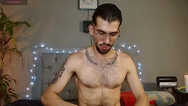 Mr WhiteCock online show from February 5, 2025, 11:17 pm