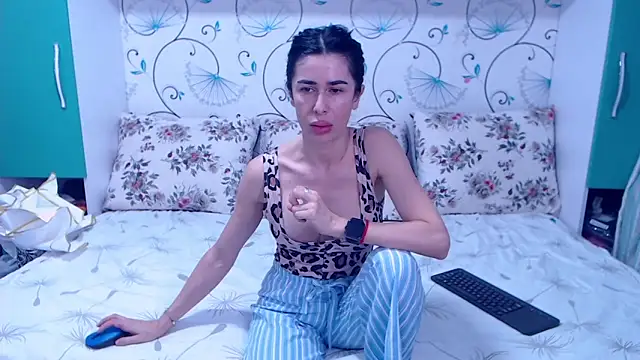 demiemorre online show from January 24, 2025, 8:02 am