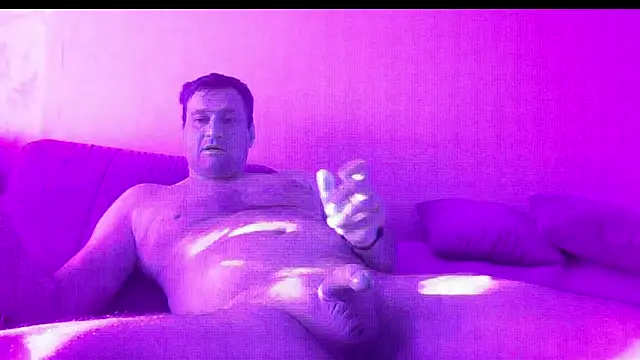 fuguCum online show from October 15, 2025, 9:04 pm