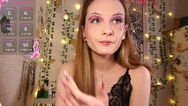 Snapshot of summerhazeee chatting on December 21, 2025, 7:10 pm summerhazeee online show from December 21, 2025, 7:10 pm