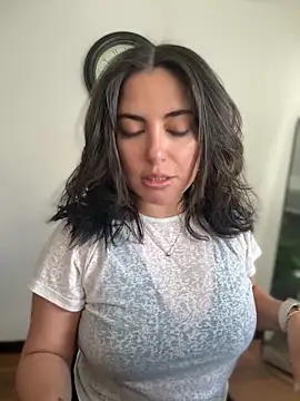 sukhakunis1 online show from November 12, 2025, 3:01 pm