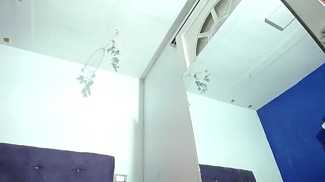 Squirter pussybomb online show from November 13, 2025, 6:23 am