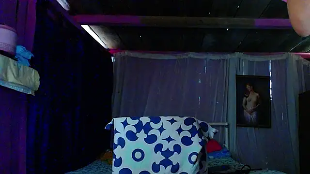 Snapshot of ZoeKuipers13 chatting on February 13, 2025, 9:06 pm ZoeKuipers13 online show from February 13, 2025, 9:06 pm