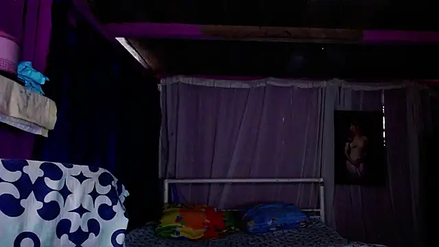 Snapshot of ZoeKuipers13 chatting on February 18, 2025, 9:09 pm ZoeKuipers13 online show from February 18, 2025, 9:09 pm