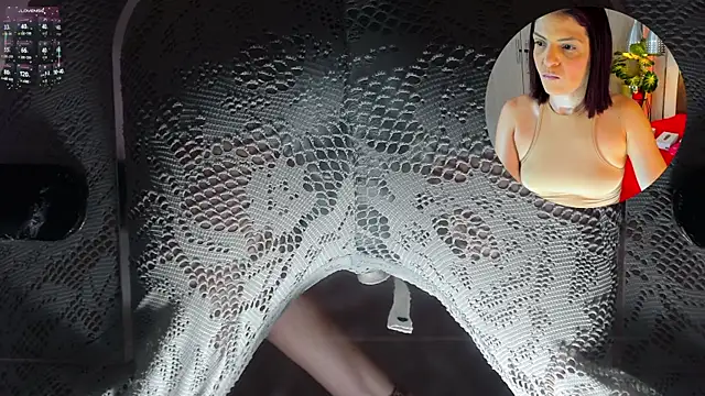 KatteMoss online show from September 25, 2025, 8:34 pm