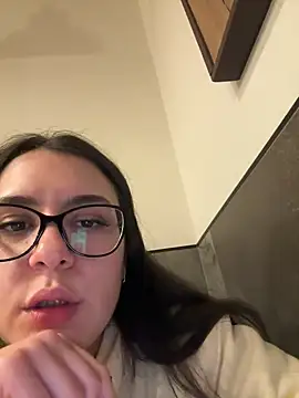 Its Jade online show from February 4, 2025, 7:22 pm