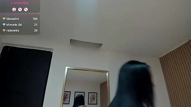 Dakota diaz  online show from February 10, 2025, 11:45 pm