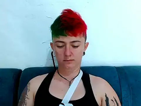 tomboyblue online show from March 20, 2025, 3:25 pm