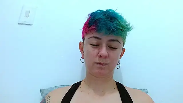 tomboyblue online show from November 12, 2025, 2:34 am