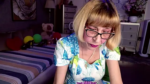 HornyMilf 555 online show from April 20, 2026, 1:03 pm