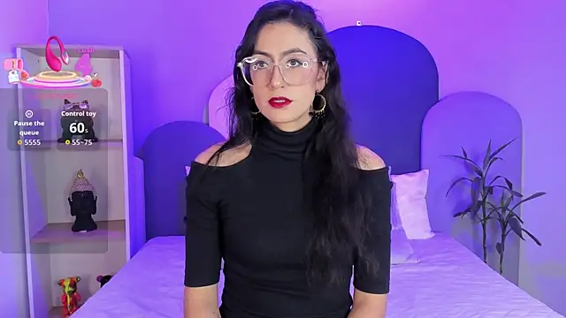 SophieGomez22 online show from September 28, 2025, 11:26 am