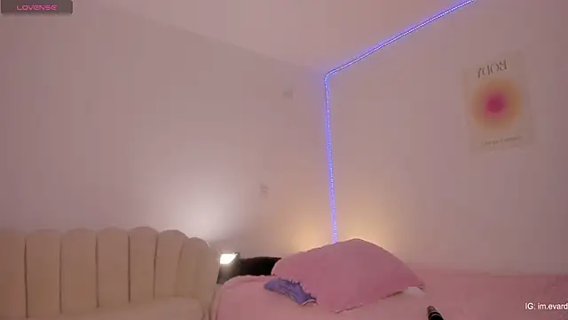 LittleSofia  online show from February 12, 2025, 5:26 am