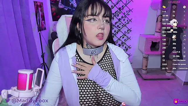 Snapshot of MaddyFooxx chatting on May 27, 2026, 11:13 pm MaddyFooxx online show from May 27, 2026, 11:13 pm
