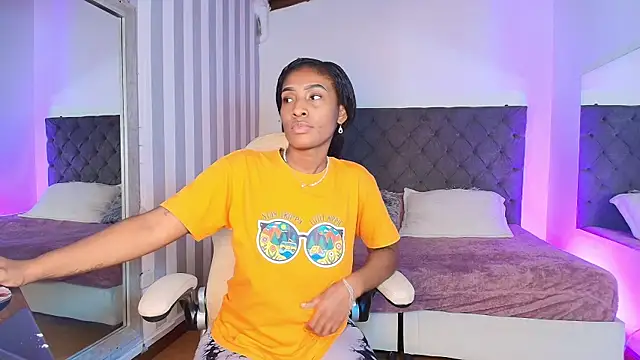 rebeca cortez  online show from January 6, 2025, 3:42 am