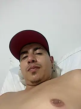 DanielGomez9 online show from January 27, 2025, 4:41 am