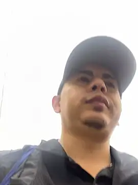 DanielGomez9 online show from February 6, 2025, 10:10 pm