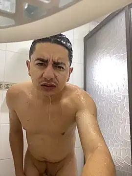 DanielGomez9 online show from February 21, 2025, 12:50 pm