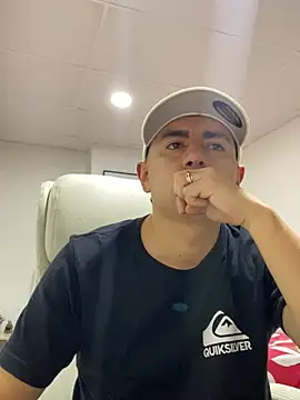 DanielGomez9 online show from March 4, 2025, 11:11 pm