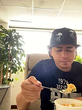 DanielGomez9 online show from September 23, 2025, 5:16 pm