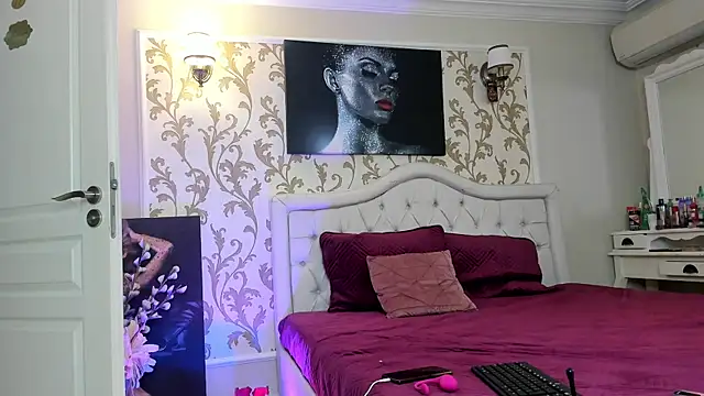 RosaCatalleya online show from February 4, 2025, 5:31 am