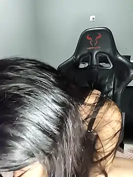 Livia Diaz online show from April 13, 2026, 2:17 am