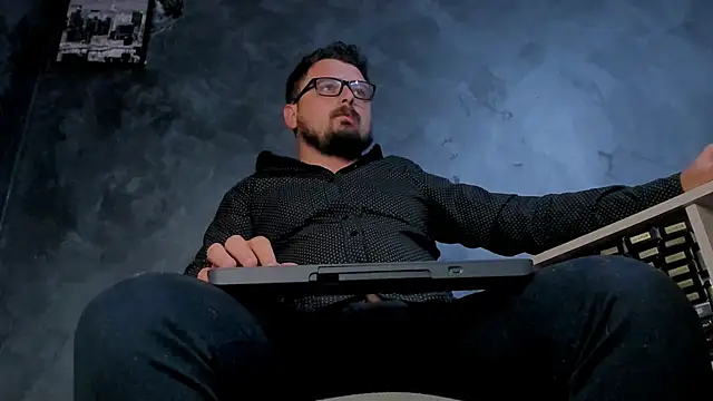 Snapshot of Master_Mark_Wayne chatting on May 13, 2026, 8:27 pm Master Mark Wayne online show from May 13, 2026, 8:27 pm