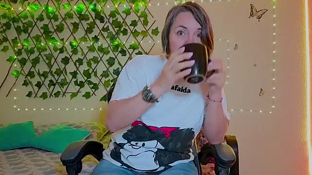 Lady breaks hearts online show from October 30, 2025, 10:49 am