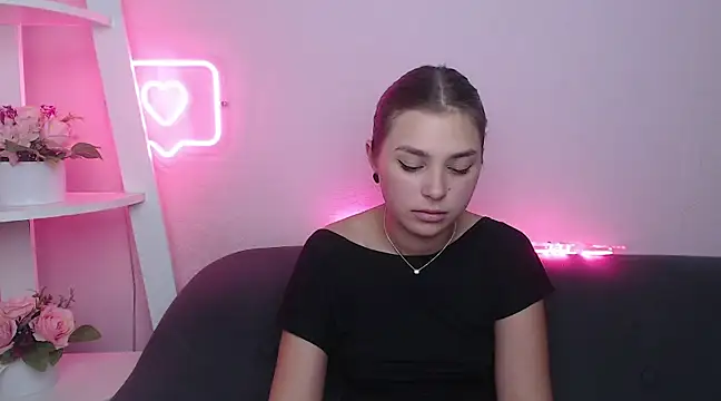 MilanaAngelAs online show from February 9, 2025, 11:04 am