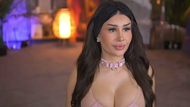 EvaZane online show from February 5, 2025, 1:54 pm