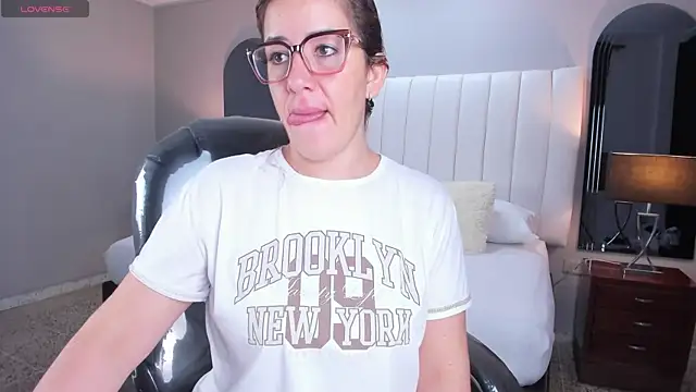 vanity sex online show from October 31, 2025, 11:44 am