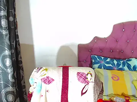 KandyHot  online show from February 19, 2025, 1:08 am