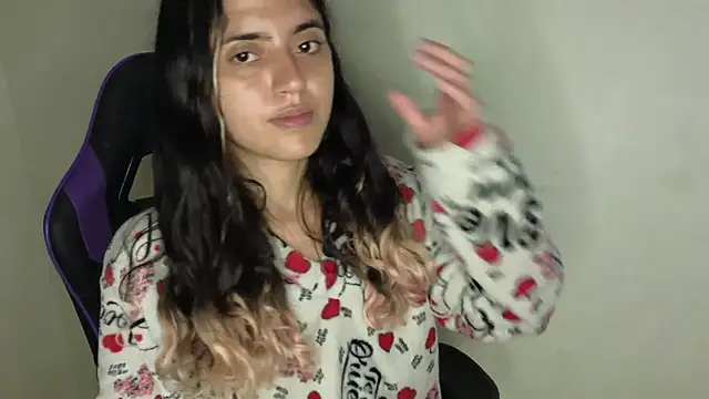 ViolettaSummer online show from February 9, 2025, 2:28 am