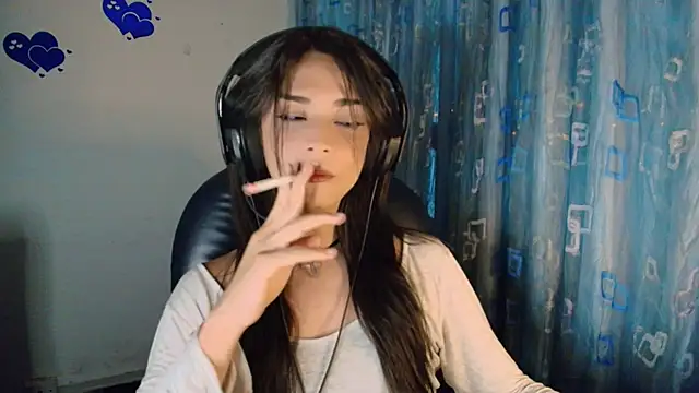 Snapshot of Dollbehavior_ chatting on November 15, 2025, 4:32 am Dollbehavior online show from November 15, 2025, 4:32 am