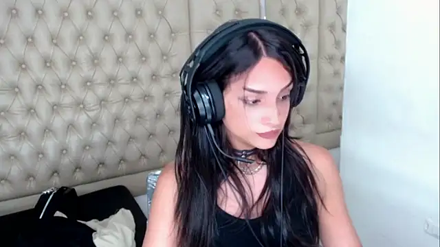 Snapshot of Dollbehavior_ chatting on November 22, 2025, 4:22 am Dollbehavior online show from November 22, 2025, 4:22 am