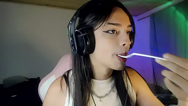 Snapshot of Dollbehavior_ chatting on January 15, 2026, 8:30 am Dollbehavior online show from January 15, 2026, 8:30 am