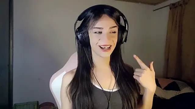 Dollbehavior  online show from April 14, 2026, 1:44 am