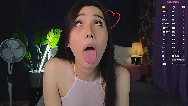 Kaia Sunshine Mia online show from March 14, 2025, 4:40 pm