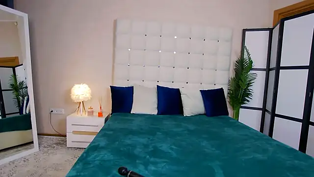 NicoleRosss online show from March 14, 2025, 4:30 pm