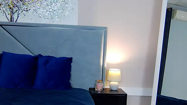 NicoleRosss online show from October 11, 2025, 9:52 am