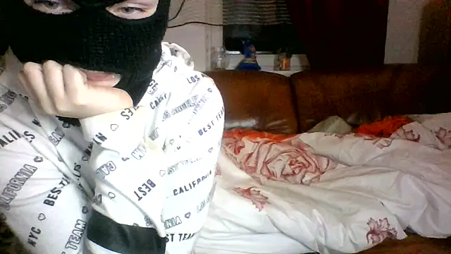 Snapshot of _xPani_x2 chatting on December 1, 2024, 4:29 pm xPani x2 online show from December 1, 2024, 4:29 pm