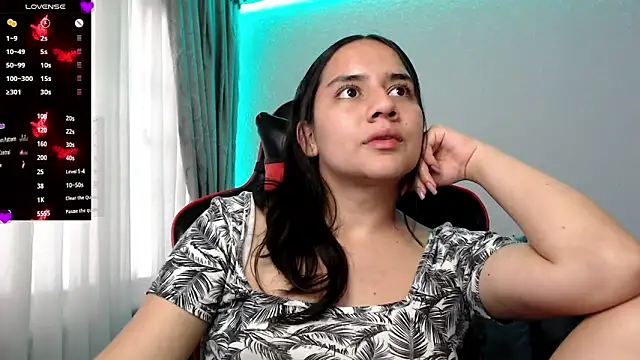 Lexyevans online show from December 4, 2024, 8:51 pm