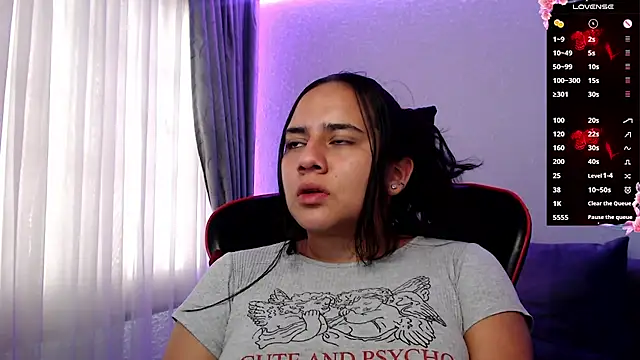 Lexyevans online show from February 24, 2025, 6:58 pm