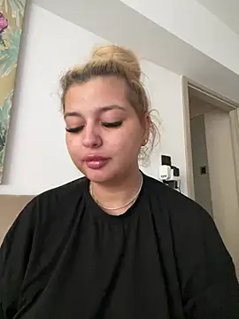 AllysonK online show from June 14, 2026, 3:47 pm