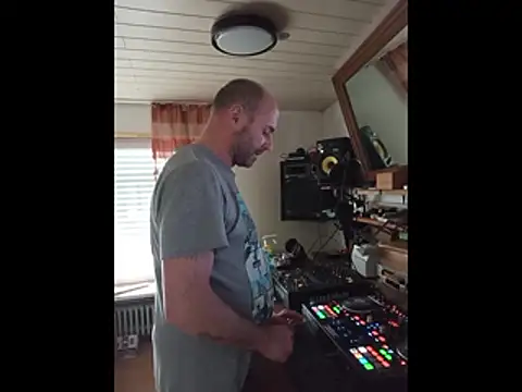 rosaeichel online show from April 5, 2026, 2:03 pm