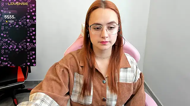 maryluna95 online show from January 3, 2025, 1:25 pm